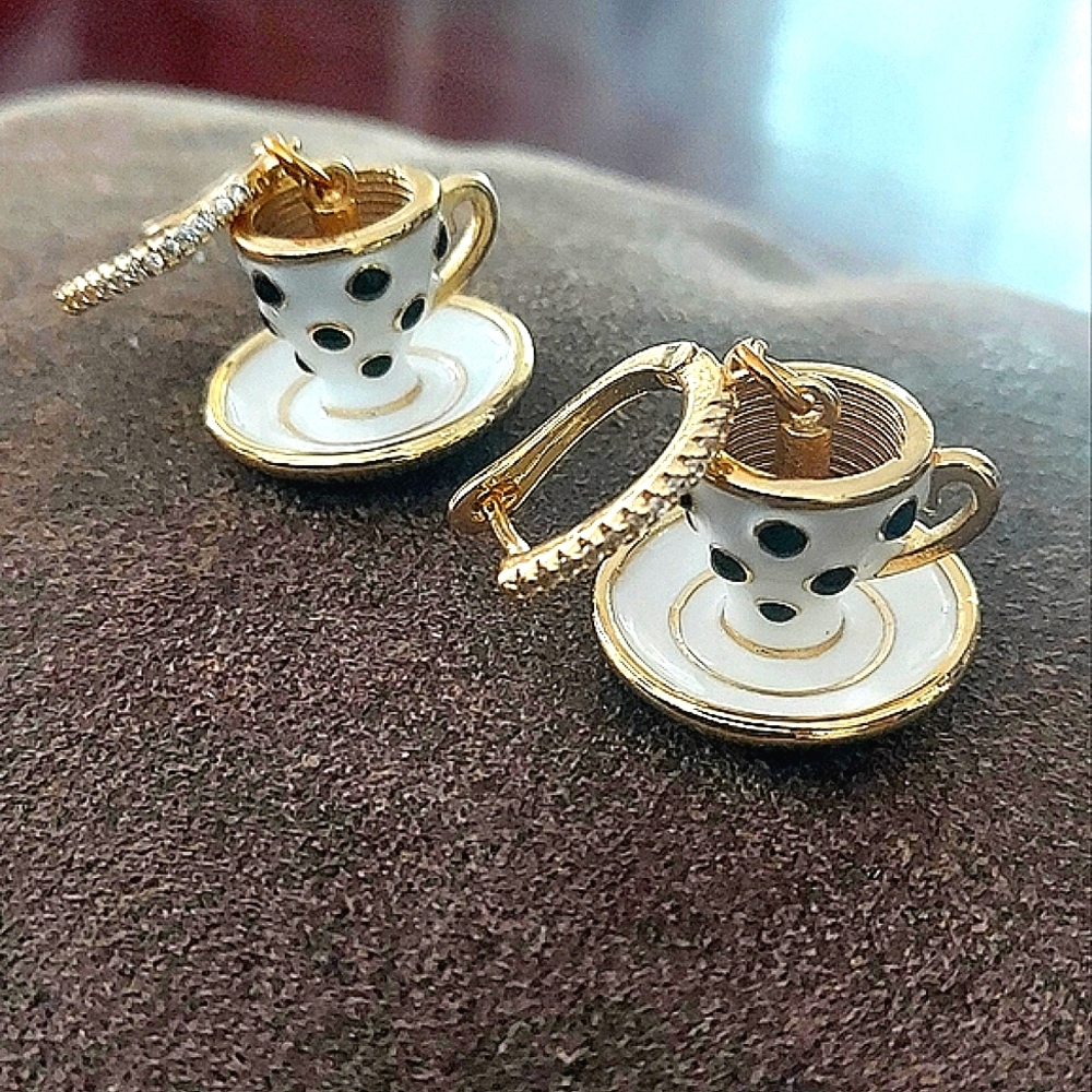 NoMonet earrings Alce in Wonderland